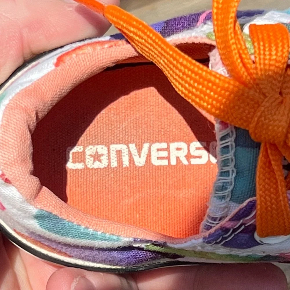 - Converse Sz 11 Paint Blot White Sneakers Orange Laces! EUC!